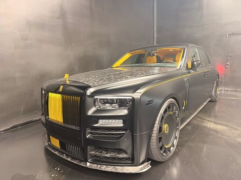 Used 2027 Rolls-Royce Phantom Sedan RWD image 2