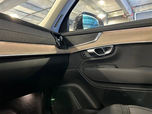 Certified 2025 Volvo XC90 B6 Plus image 20