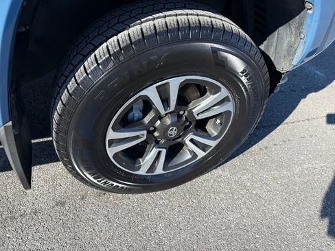 Used 2019 Toyota Tacoma TRD Sport image 44