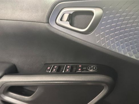 Used 2020 Kia Soul S FWD image 22