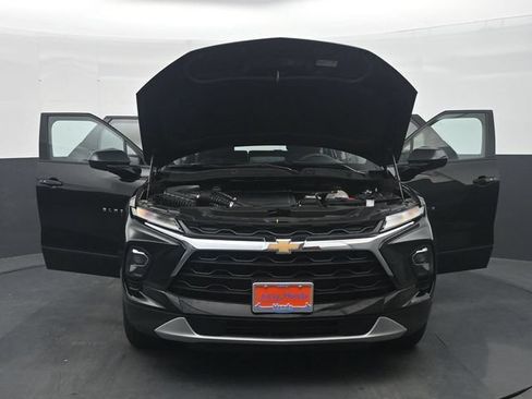 Used 2025 Chevrolet Blazer LT FWD image 35