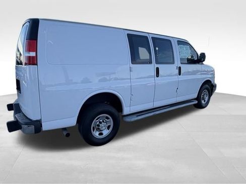 Used 2023 Chevrolet Express 2500 w/ Driver Convenience Package image 7
