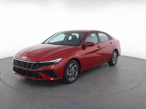 Certified 2024 Hyundai Elantra SEL FWD image 1