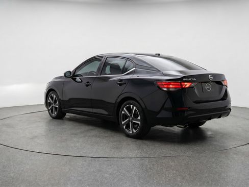 Used 2025 Nissan Sentra SV FWD image 6