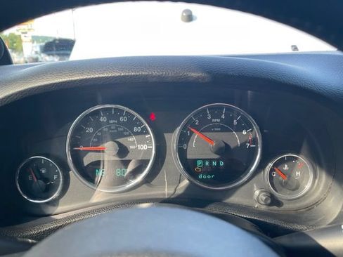 Used 2012 Jeep Wrangler Unlimited Sahara AWD/4WD image 14