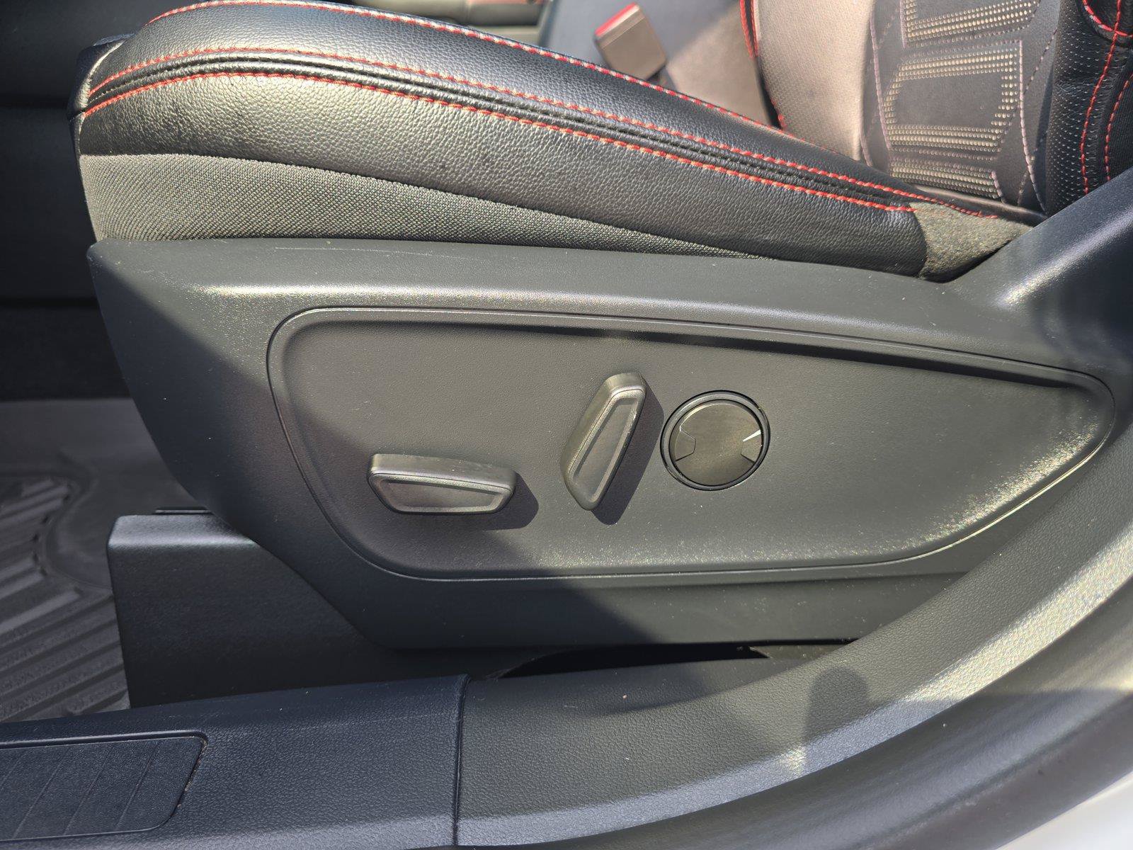 Used 2024 Ford Escape ST-Line Elite w/ Premium Technology Package AWD/4WD image 22