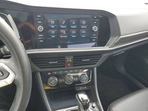 Used 2024 Volkswagen Jetta SEL FWD image 16