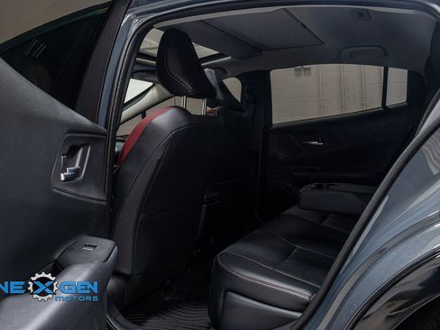 Used 2025 Toyota Prius Plug-In Hybrid image 25