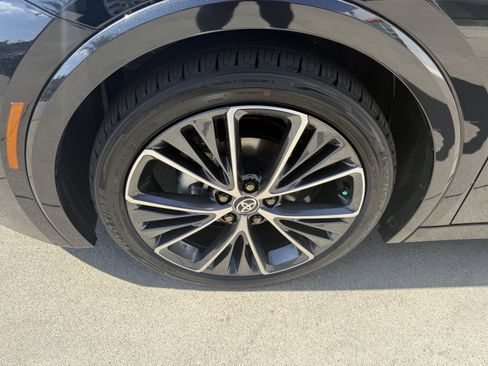 Certified 2026 Toyota Prius XLE image 32