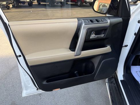 Used 2016 Toyota 4Runner 2WD image 10