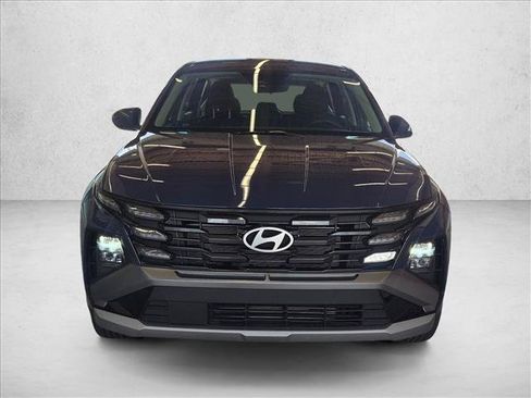 Used 2025 Hyundai Tucson SE FWD image 2