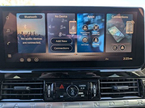 New 2026 Nissan Pathfinder SL image 25