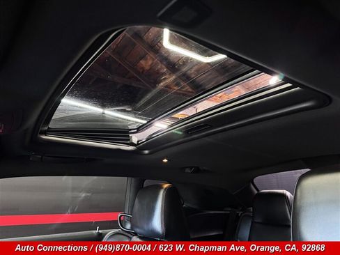 Used 2018 Dodge Challenger SRT Hellcat RWD image 19