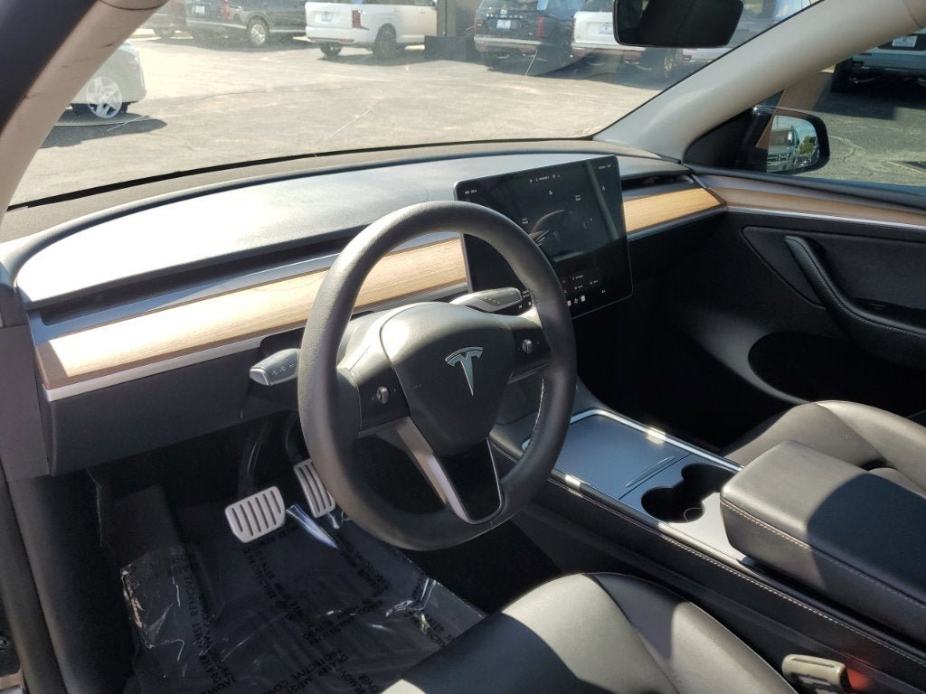 Used 2024 Tesla Model Y Performance AWD/4WD image 8