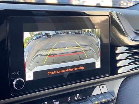 Used 2025 Toyota Camry SE FWD image 36