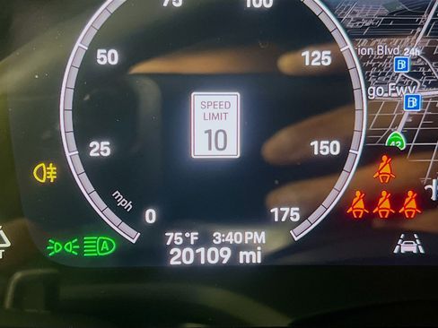 Used 2024 Porsche Cayenne image 12