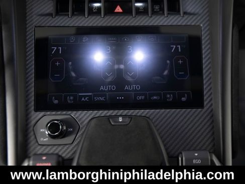 Used 2024 Lamborghini Urus Performante AWD/4WD image 20