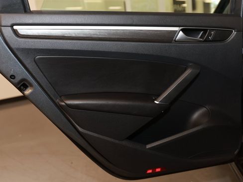 Used 2016 Volkswagen Passat 1.8T SE image 21