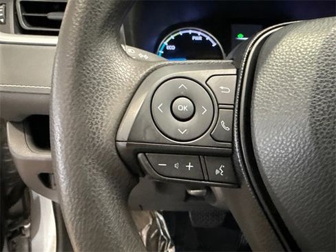 Used 2019 Toyota RAV4 LE image 18