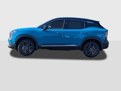 New 2026 Nissan Kicks SR FWD image 2