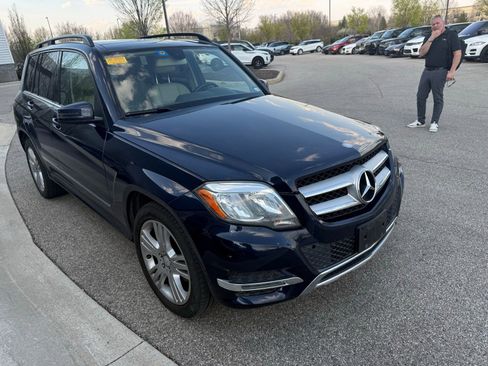 Used 2015 Mercedes-Benz GLK 350 4MATIC image 3