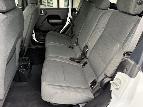 Used 2024 Jeep Gladiator Sport image 31