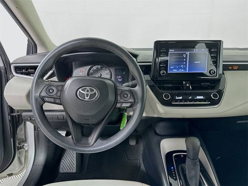 Used 2020 Toyota Corolla L image 19
