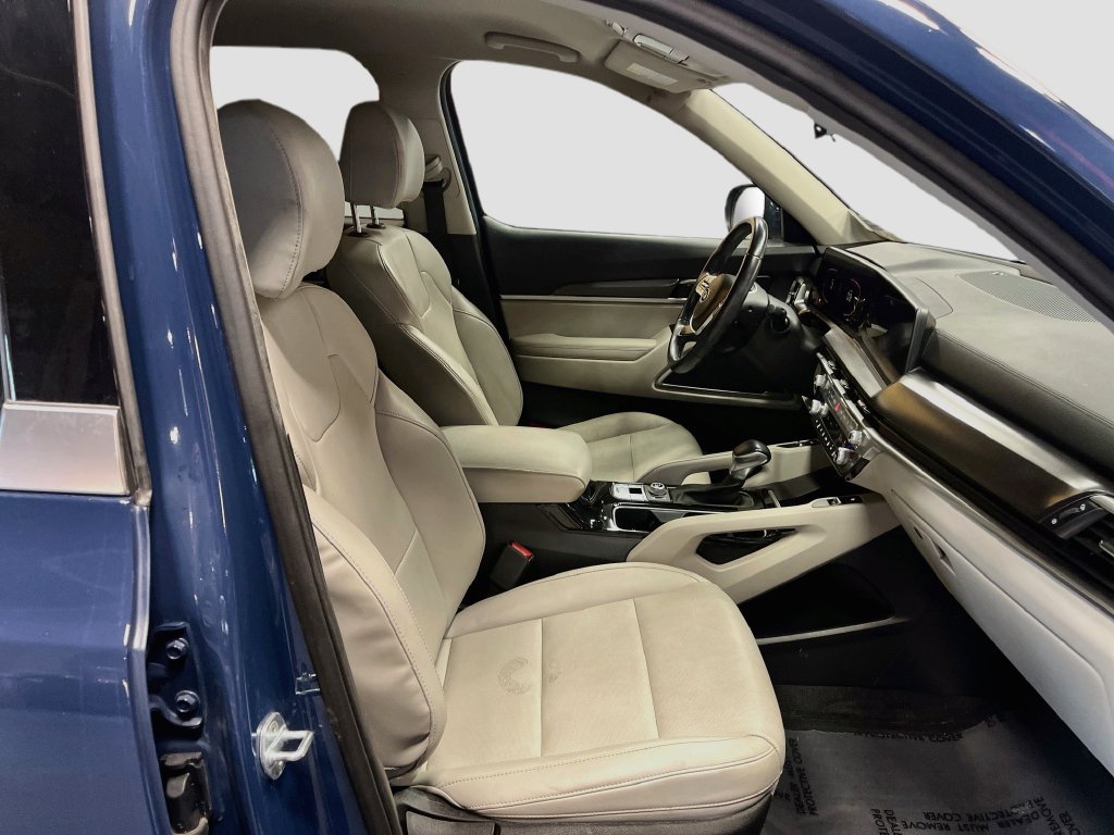 Used 2023 Kia Telluride S AWD/4WD image 29