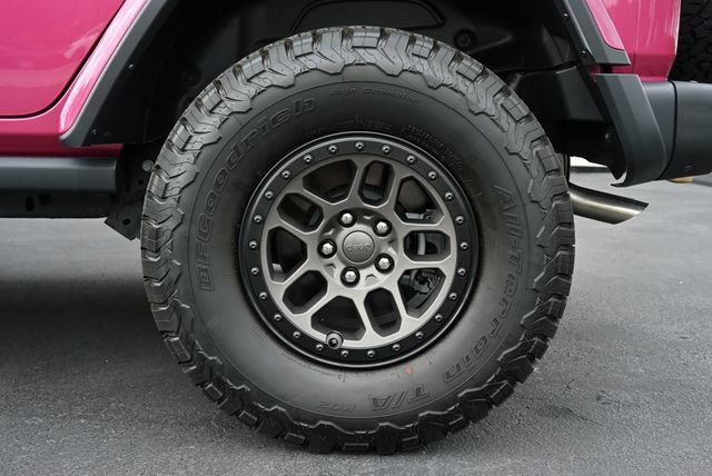 Used 2022 Jeep Wrangler Unlimited Rubicon w/ Xtreme Recon 35" Tire Package AWD/4WD image 12