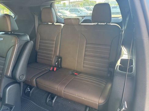 New 2026 GMC Acadia Denali Ultimate w/ LPO, Floor Liner Package AWD/4WD image 12