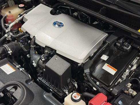 Used 2017 Toyota Prius Two image 67