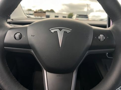 Used 2021 Tesla Model 3 Standard Range Plus RWD image 18