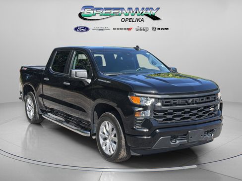 Used 2022 Chevrolet Silverado 1500 Custom image 1