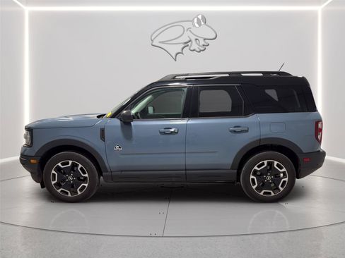 Used 2024 Ford Bronco Sport Outer Banks w/ Tech Package AWD/4WD image 2