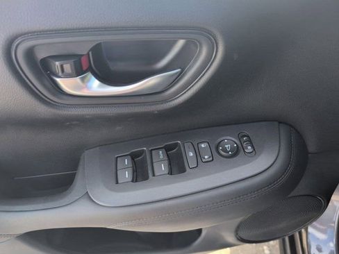Used 2025 Honda HR-V LX image 13