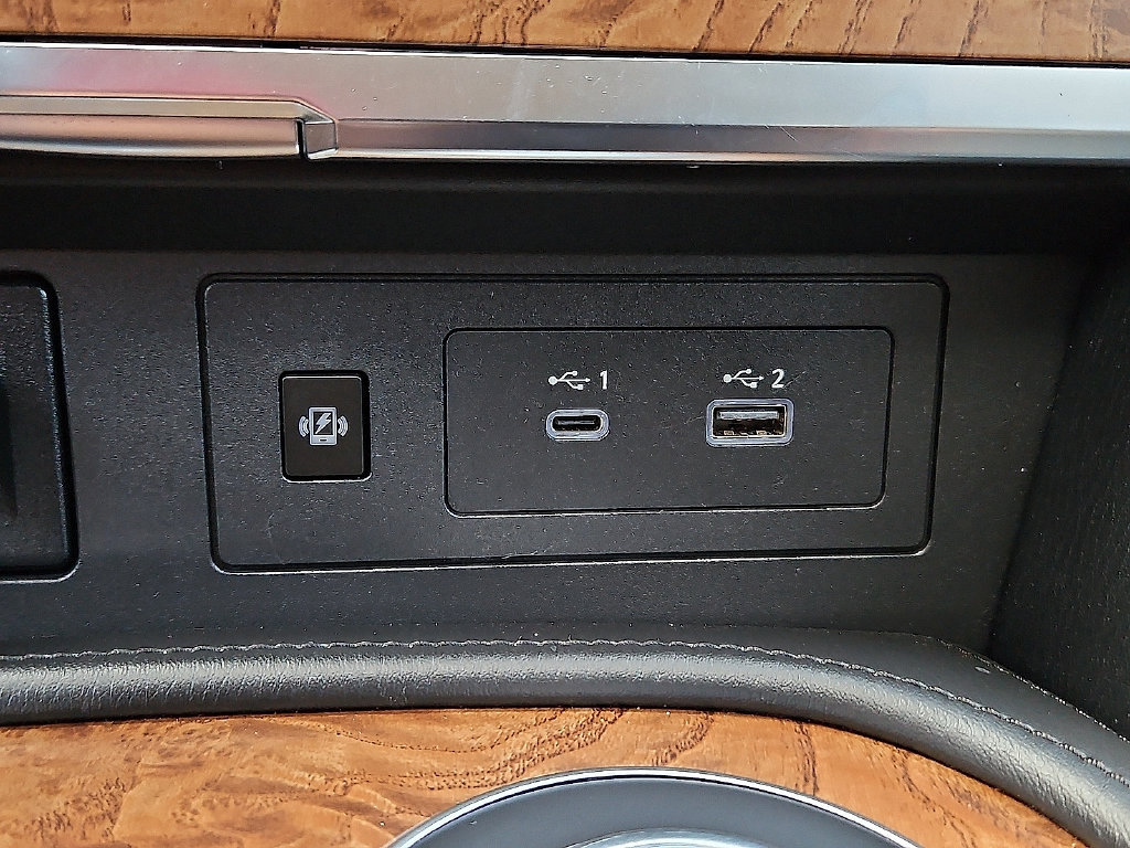 Used 2023 Nissan Armada SL RWD image 24