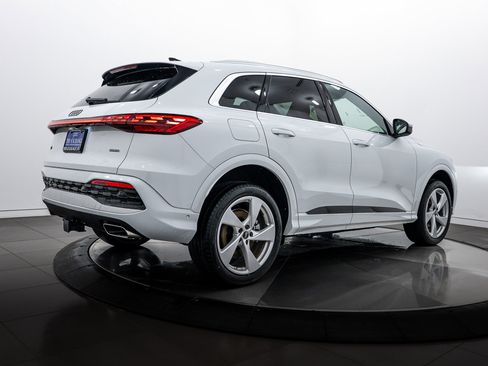 New 2025 Audi Q5 Premium Plus image 4