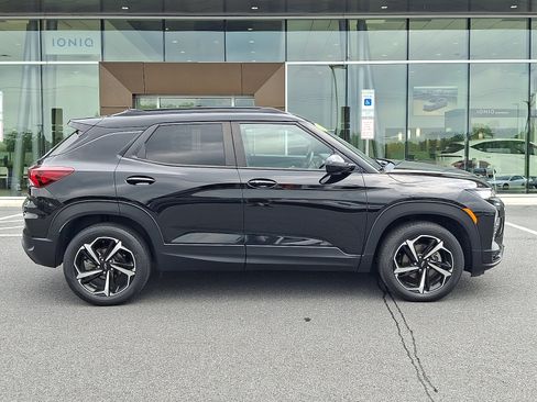 Used 2022 Chevrolet TrailBlazer RS w/ Sun and Liftgate Package AWD/4WD image 7