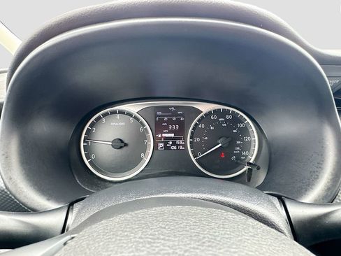 Used 2024 Nissan Kicks S image 11