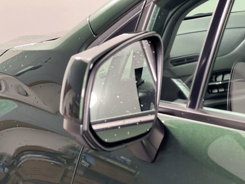 Used 2025 Toyota Sienna XLE image 10