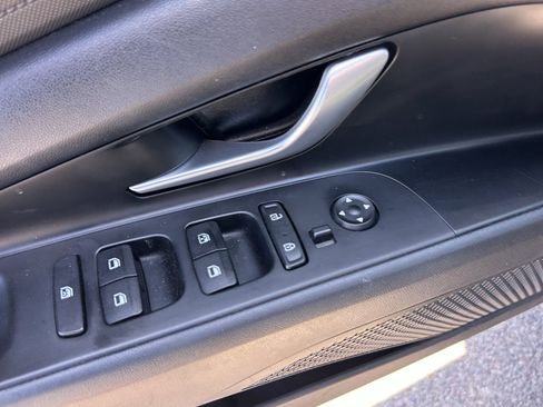 Used 2021 Hyundai Elantra SEL FWD image 12