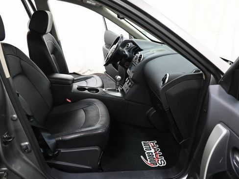 Used 2011 Nissan Rogue SV w/ SL Pkg image 12