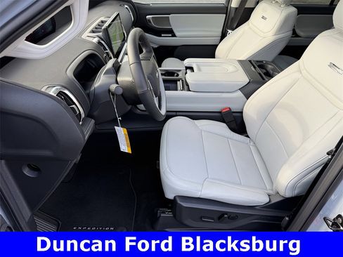 New 2025 Ford Expedition Platinum w/ Driver's Package image 13