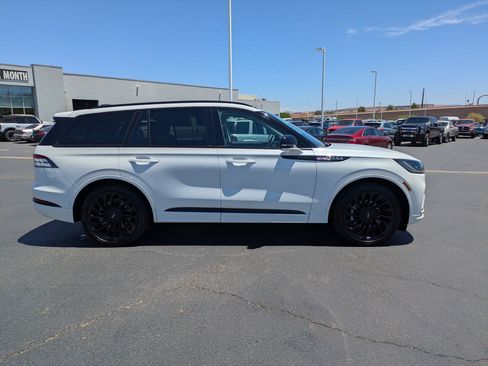 Used 2025 Lincoln Aviator Reserve w/ Luxury Package RWD image 2