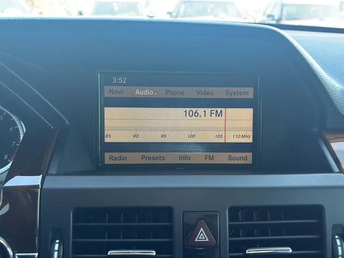 Used 2010 Mercedes-Benz GLK 350 4MATIC image 6