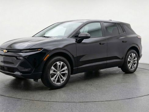 Used 2025 Chevrolet Equinox LT image 2