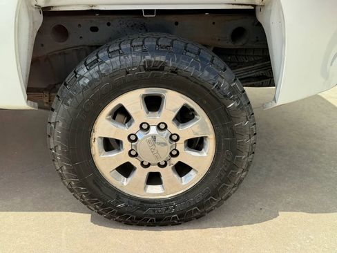 Used 2012 GMC Sierra 2500 SLE w/ SLE Preferred Package AWD/4WD image 11
