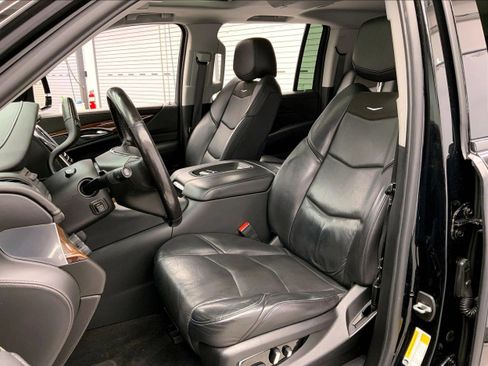 Used 2020 Cadillac Escalade ESV Premium Luxury w/ Escalade Sport Edition image 5