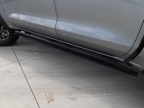 Used 2023 Chevrolet Colorado ZR2 w/ ZR2 Convenience Package III image 16