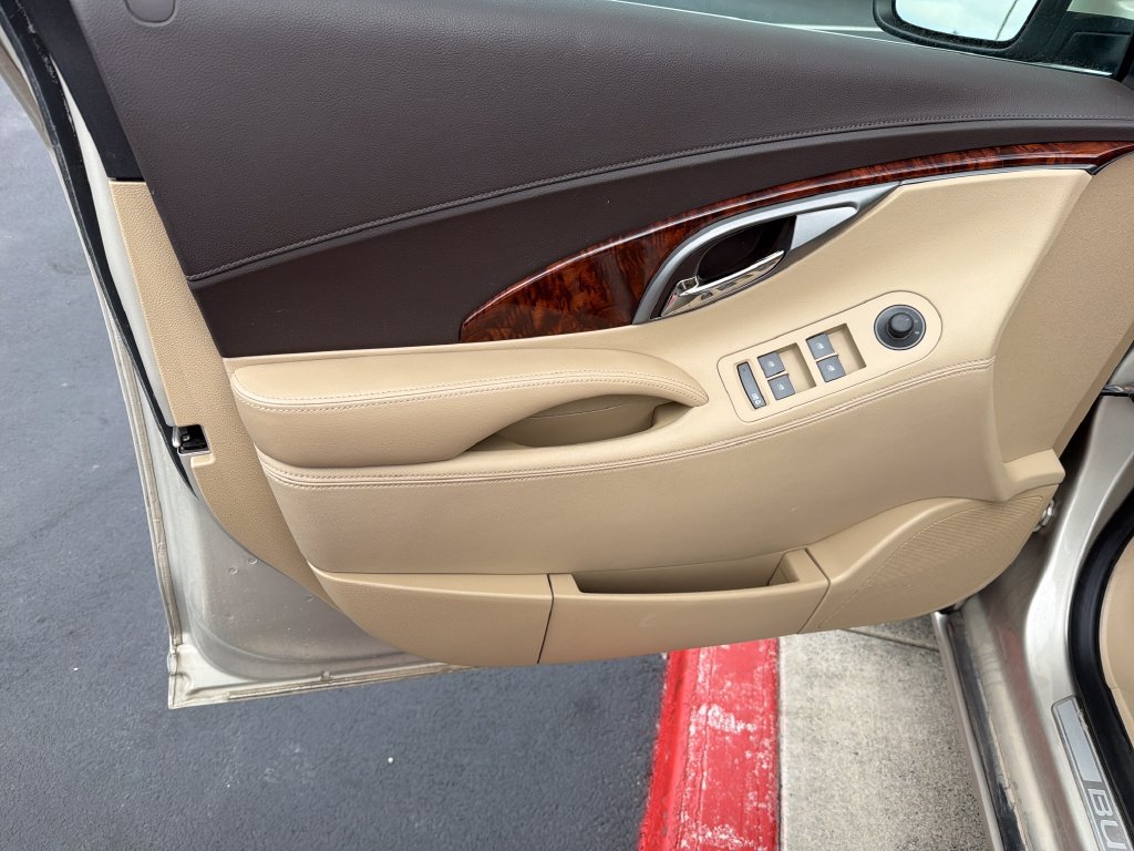 Used 2013 Buick LaCrosse Leather FWD image 10